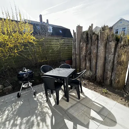 Ostseebad Mit Suedterrasse Апартаменты Гёрен